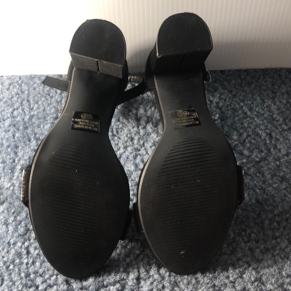 Black heels - Picture 8 of 8